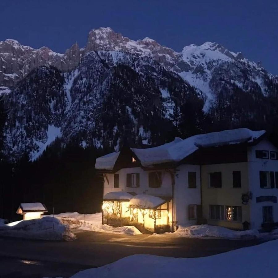 Hotel Ristorante Genzianella Мадона ди Кампильо Екстериор снимка