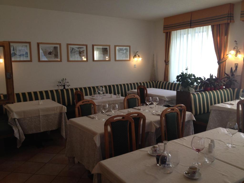 Hotel Ristorante Genzianella Мадона ди Кампильо Екстериор снимка